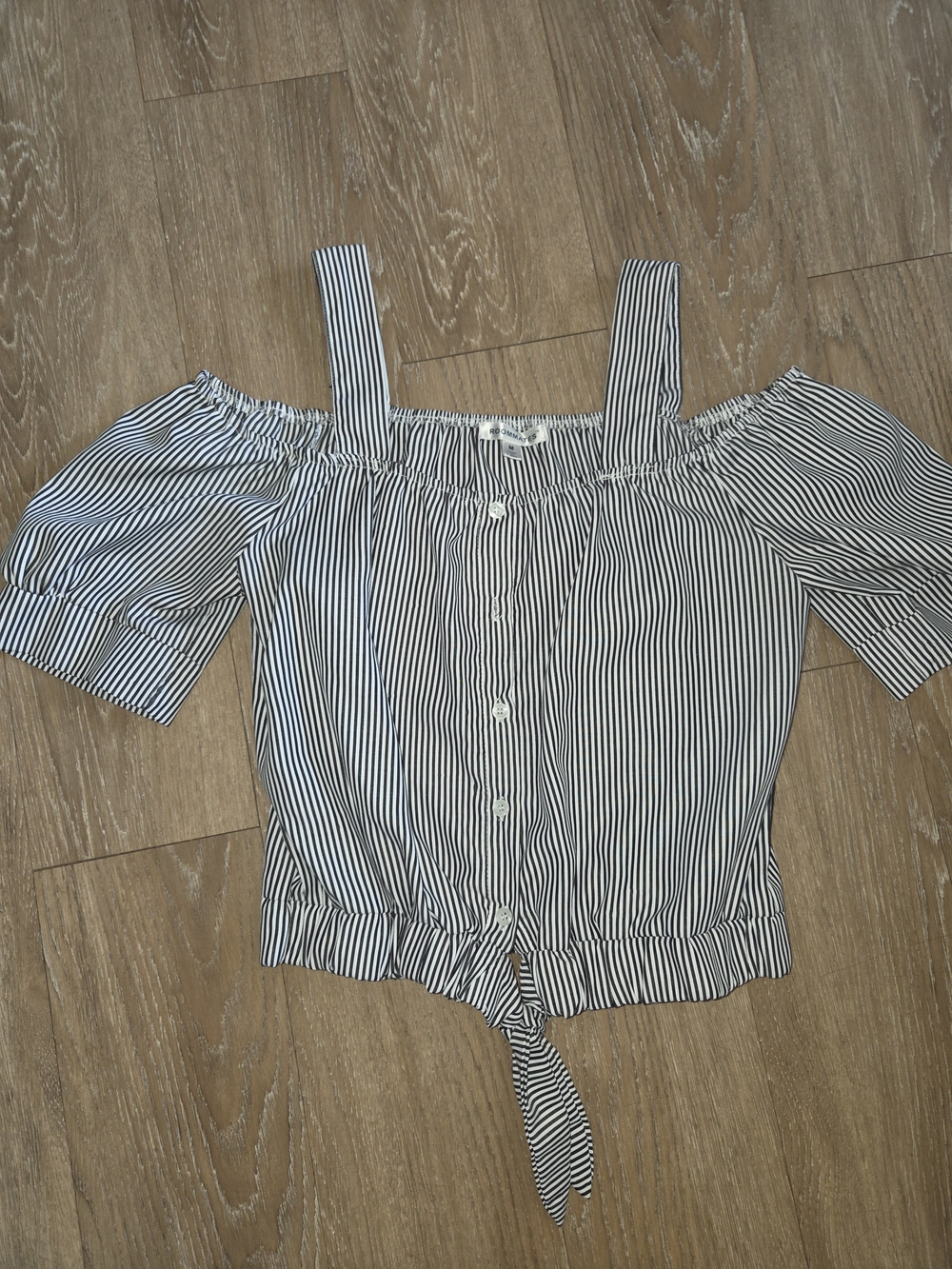 Striped Off-Shoulder Tie-Front Top - Black/White Sz M Roommates